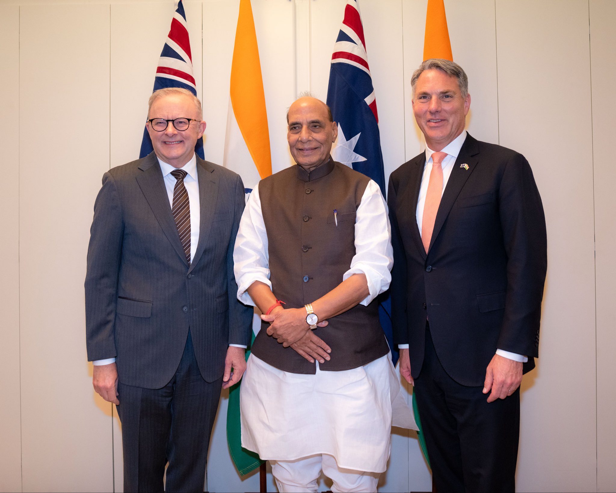 High Commissioner Philip Green OAM presenting his credentials to H.E. Smt. Droupadi Murmu ji