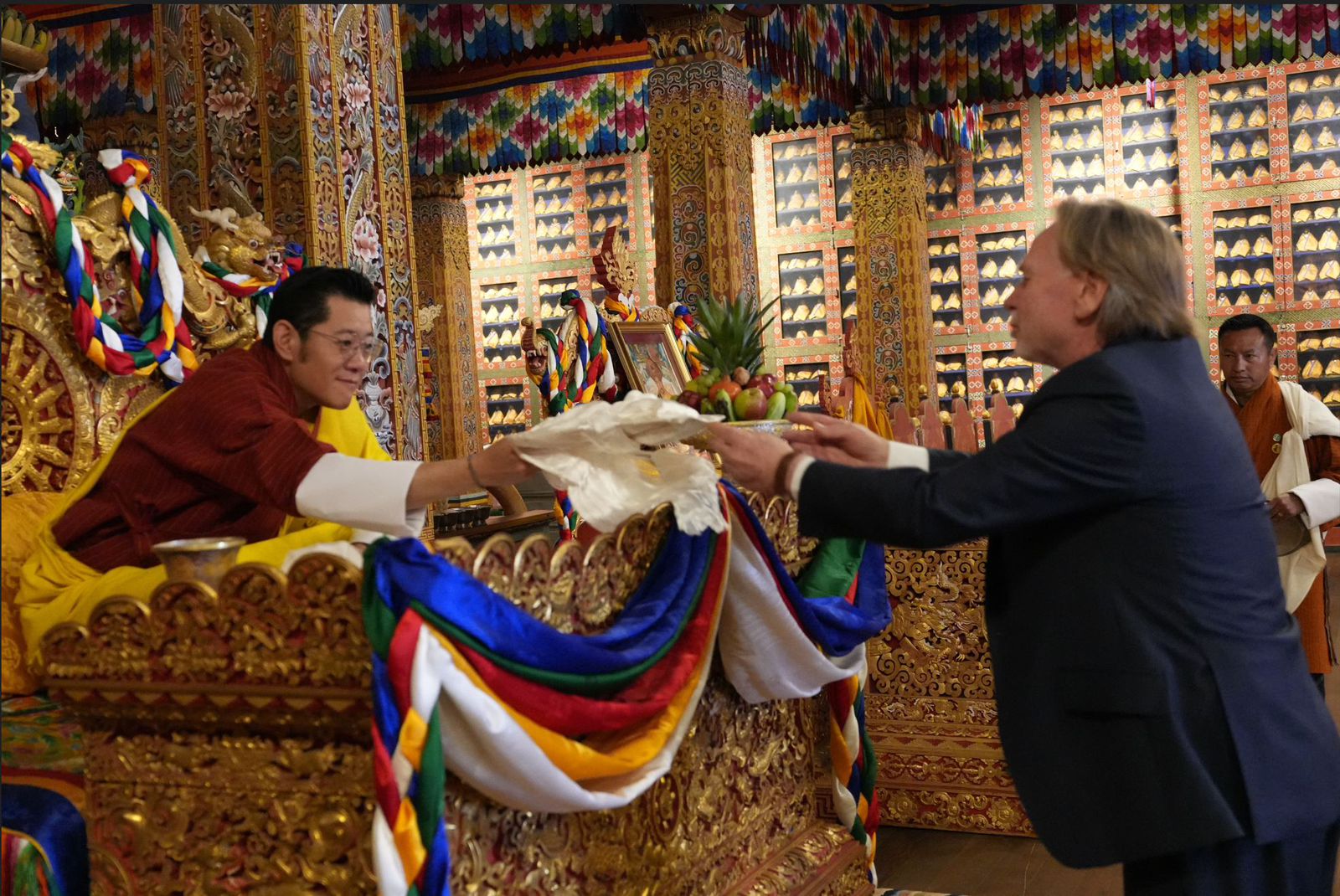 High Commissioner Philip Green OAM presenting his credentials to H.E. Smt. Droupadi Murmu ji