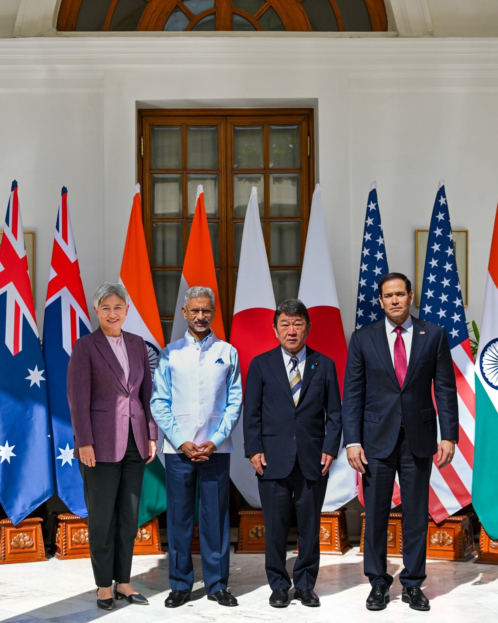 High Commissioner Philip Green OAM presenting his credentials to H.E. Smt. Droupadi Murmu ji
